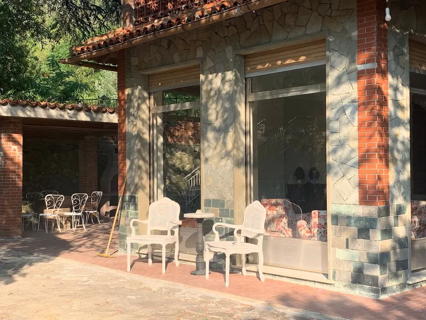 Countryside villa - Image 1