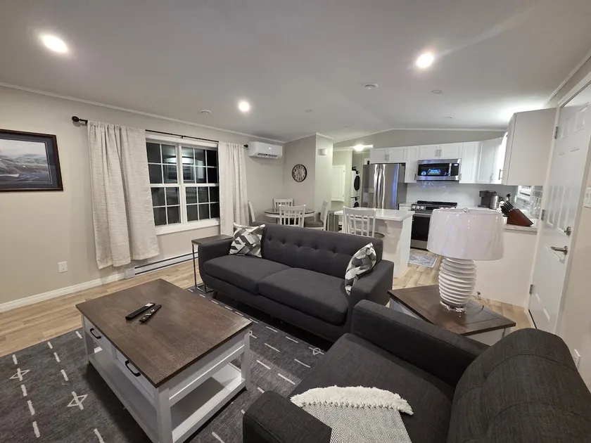 Avail. End of Jan 26 - New 2-bdrm home - Image 1