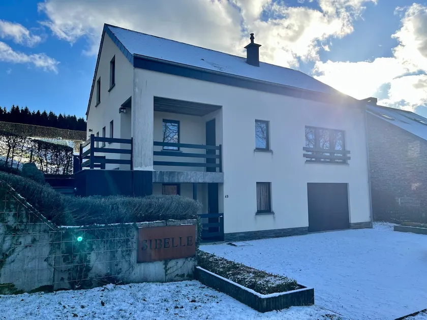 Comfortable cottage in Herbeumont: 5 bedrooms (9p) - Image 1