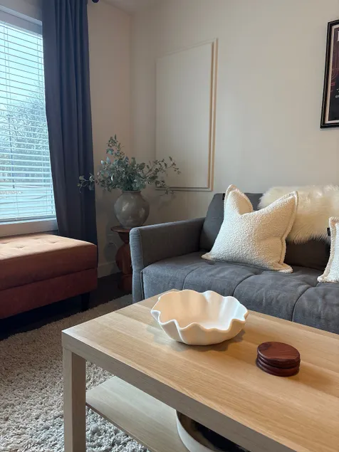 Cozy Armstrong Suite - Image 1