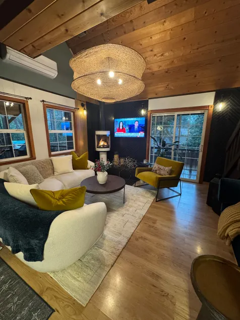 Cozy Nordic Cabin Escape|Pickleball w/Forest Views - Image 1