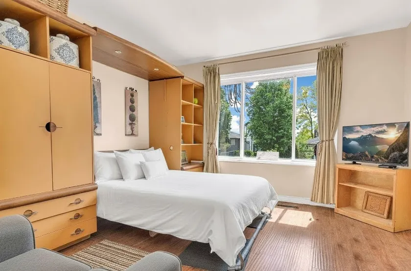 Private Guest Suite by Langara Fast Transit YVR&DT - Image 1