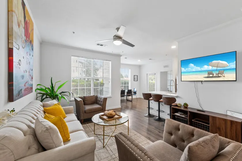 Serene Bliss: Stylish 1BR Unit in Resort Complex - Image 1
