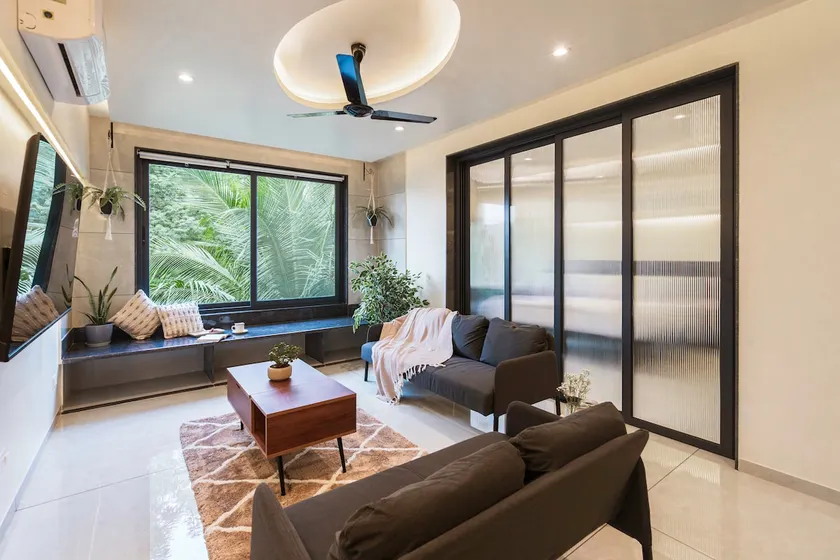 Lux 3BHK | Bathtub | Palm View | Alkapuri Central - Image 1