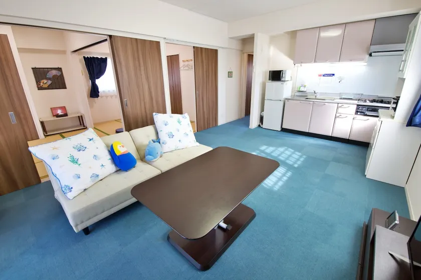 [Ginowan] Perfect for sightseeing between Chatan and Naha! 3LDK for up to 7 people, ZA640 with a sea-themed interior and full appliances - Image 1