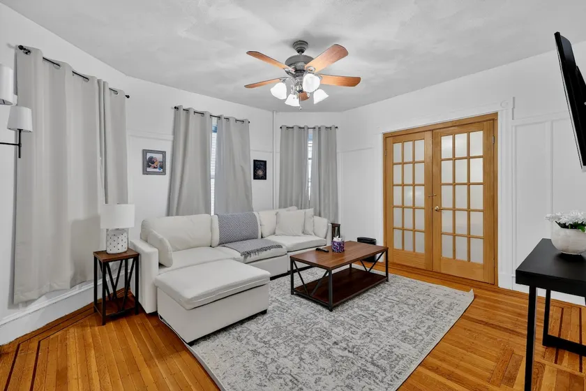 Spacious 2Br home in Malden with AC & heat - Image 1