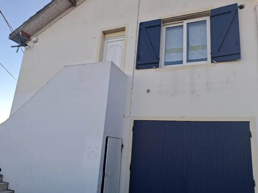 Spacious apartment in a quiet location. - Image 1