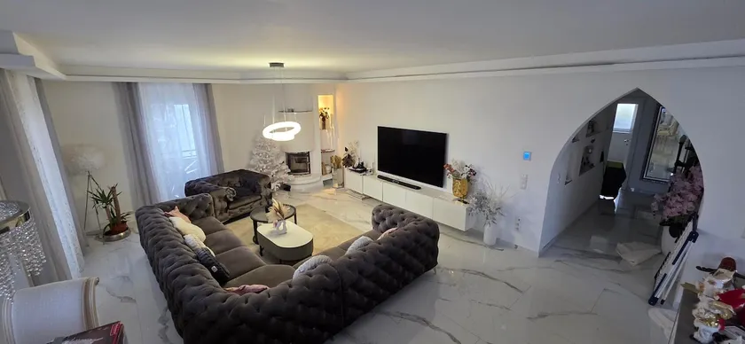 115m² Designer Apartment Fireplace Spa Bath Lounge - Image 1