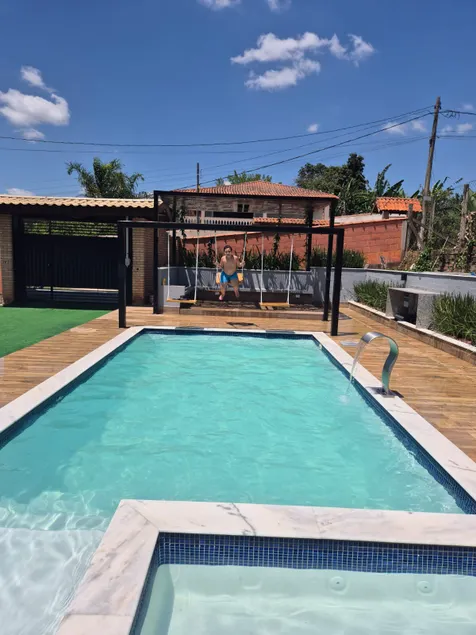 Modern Retreat: Swimming Pool, Floor Fire Deck - Image 1