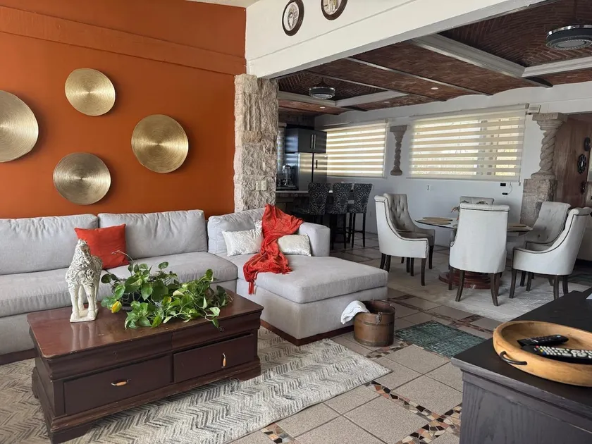 Downtown apartment with beautiful views - Image 1