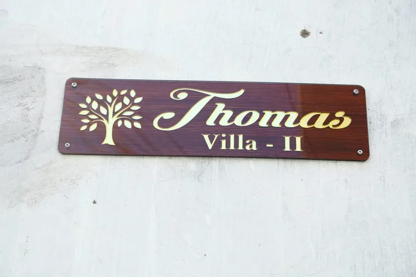 Thomas Villa - Image 1