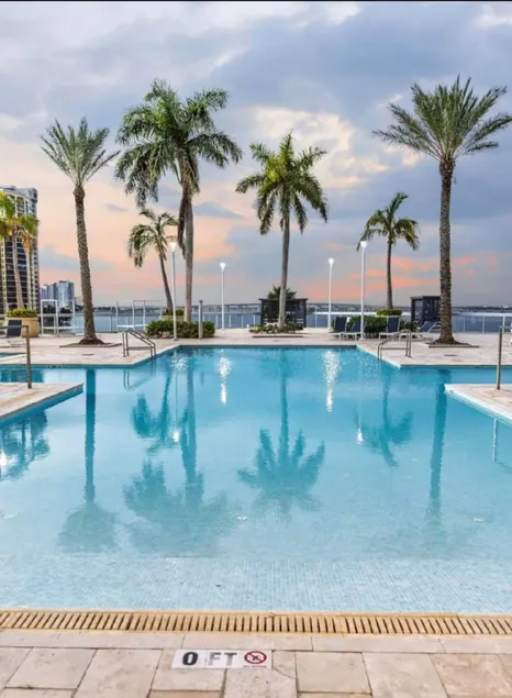 Luxury Apartment & View – Perfect for Your Stay - Image 1