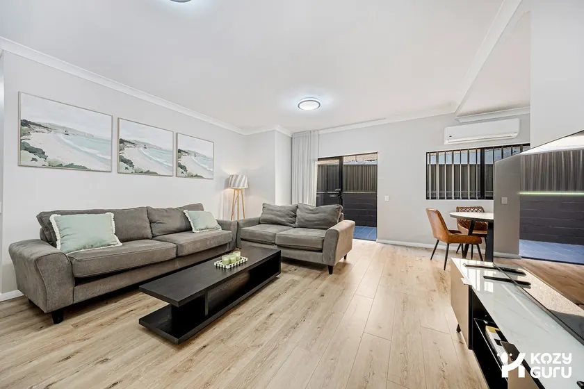 KozyGuru | Penrith | Spacious Ground Floor Gem - Image 1
