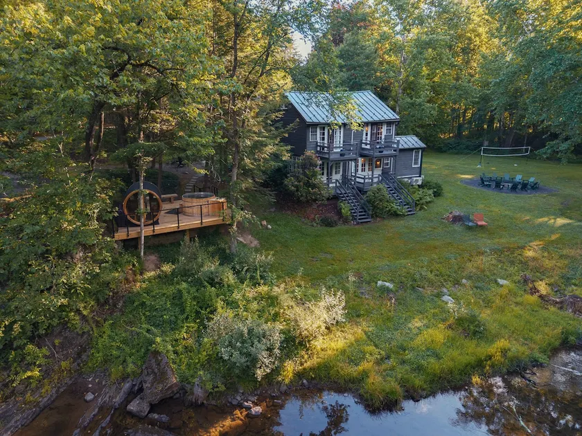 Schoonmaker Retreat: 2 Homes. Sauna + Hot Tub - Image 1