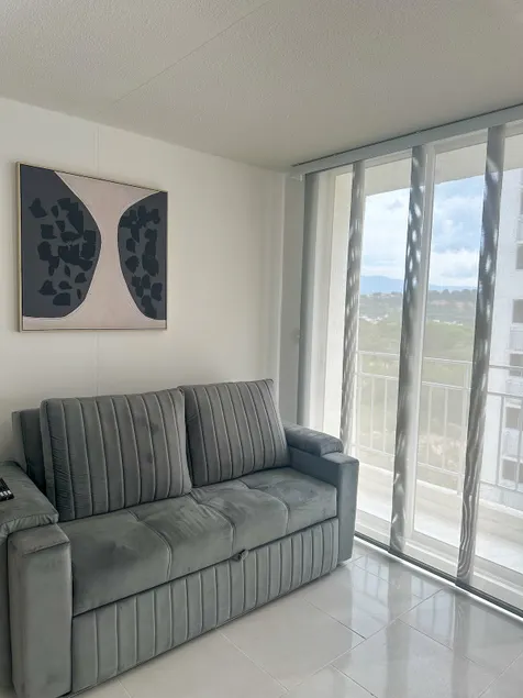 2A/A new apartment 10 min from airport, next to CC - Image 1