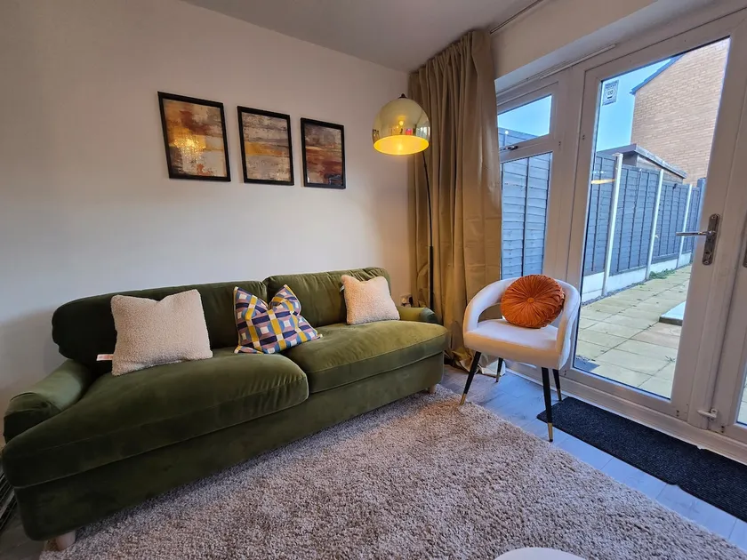 Cozy Gem Luxury House - Image 1