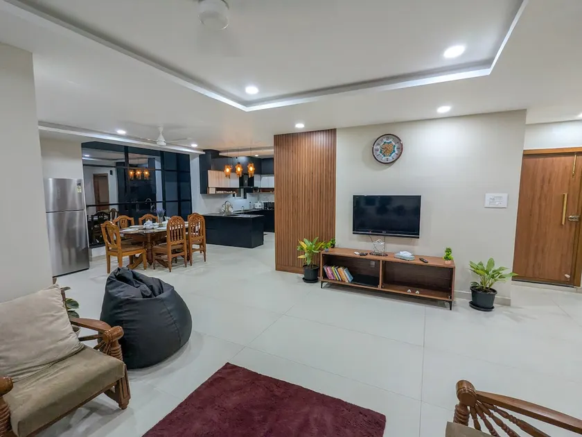 Luxe Nest by Urban Voyage Stays @Madhapur - Image 1