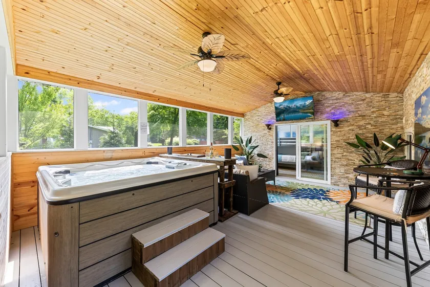 Blissful Serenity - Walk to Lake Milton w/Hot Tub - Image 1