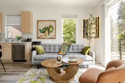 Your Seattle Base Camp, close to Downtown & SeaTac - Image 1