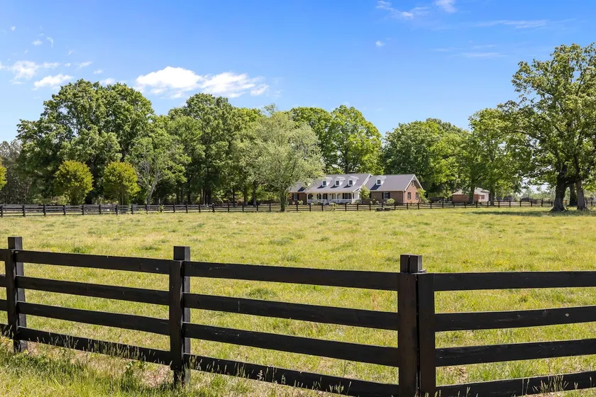 Updated Farmhouse Retreat Near Kerr Lake - Image 1