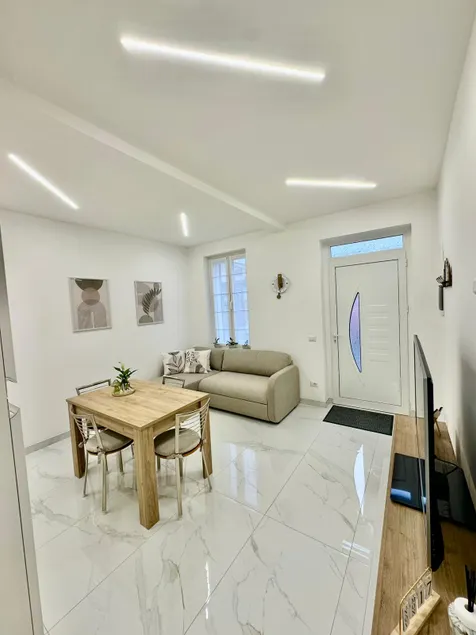 Apartment with 2 floor near Como/Milan - Image 1
