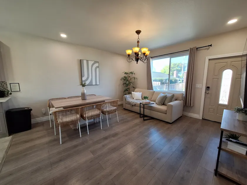 Jane's Home (TE) | Cozy 3B1B Home w HVAC + Parking - Image 1