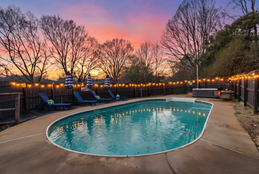 The GOAT - Pool Hot Tub Gym Sauna & Gameroom - Image 1