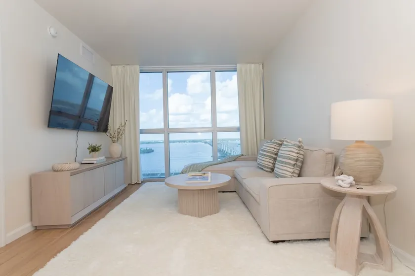 The Coastline Apartment - Image 1