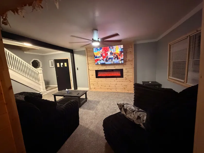 The Cozy Wood Retreat - Image 1
