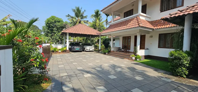 Chirakkal House AC 2BHk house near Amala Hospital - Image 1