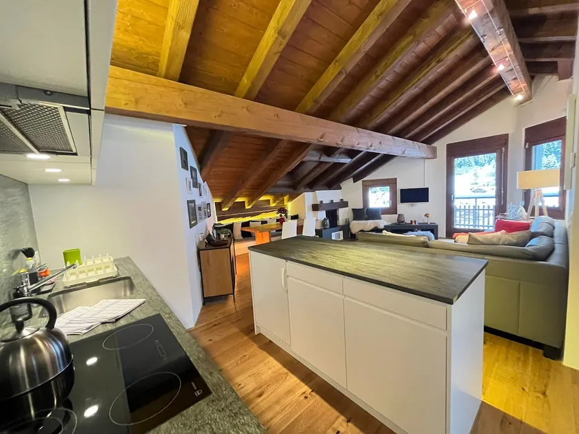Laax Ski Escape. Cosy Alpine Apartment - Image 1