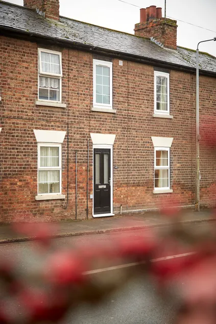 Charming two-bed cottage in rural Wolds village - Image 1