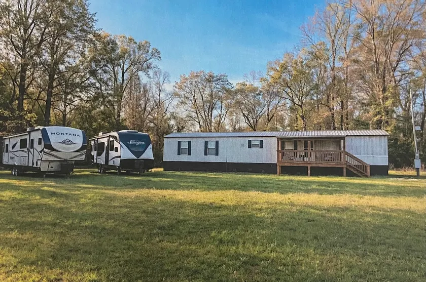 Secluded Getaway Spacious 2BD 2BR RV Hookups - Image 1