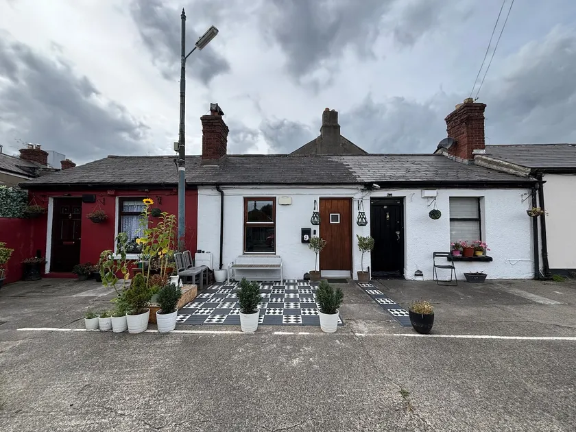 Artisan Cottage – The Liberties, Dublin - Image 1