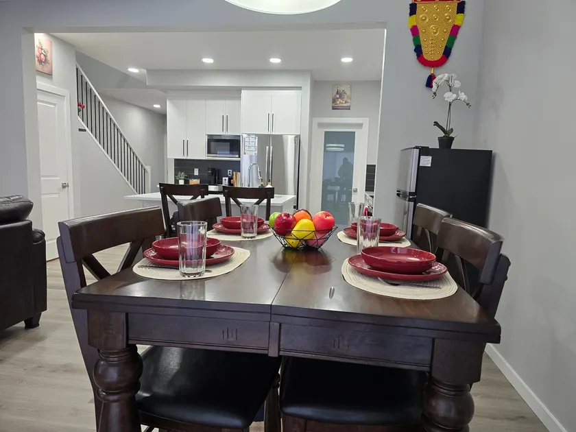 Modern home for groups | Near YEG Airport - Image 1