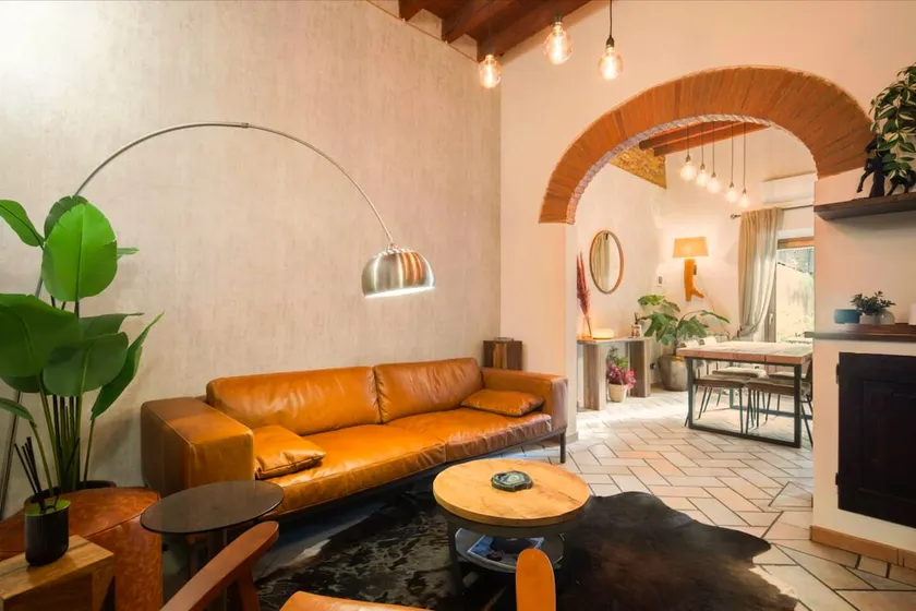 Design and comfort with a private garden - Image 1