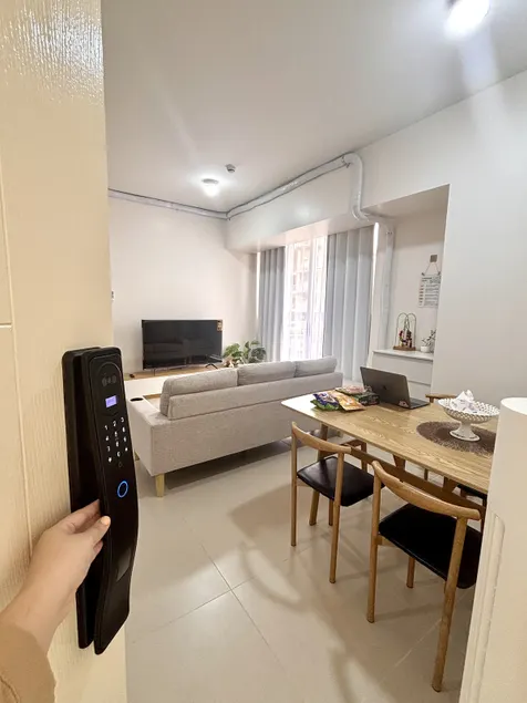 Spacious 3BR 2 balcony Resort vibes near BGC - Image 1