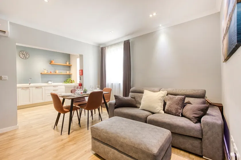 Central Msida Apartment Workspace Wi-fi A C - Image 1