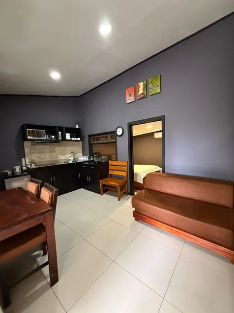 Don Javey I, Bed & Breakfast - Image 1