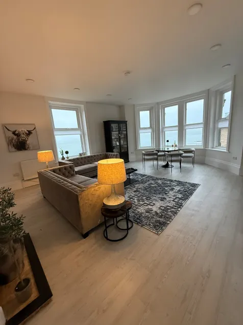 Sea View Cliff Top Apartment - Image 1
