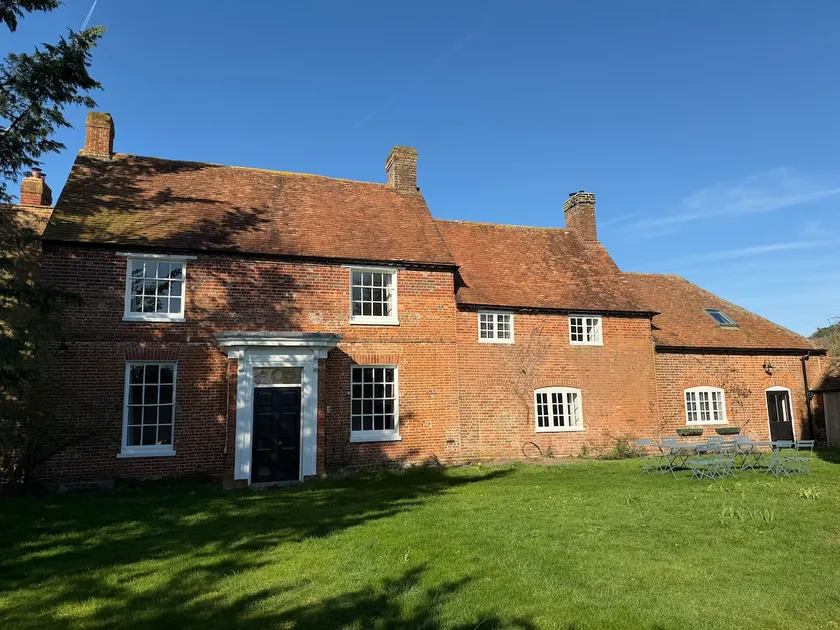 Superb Spacious Farm House - Image 1