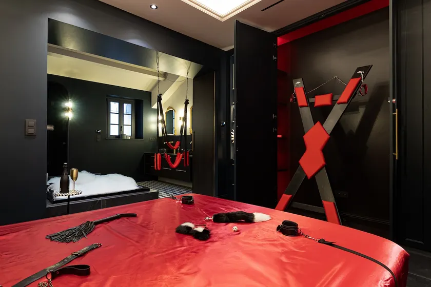 Love Room Pablo - Luxury & Spa Bath - Image 1