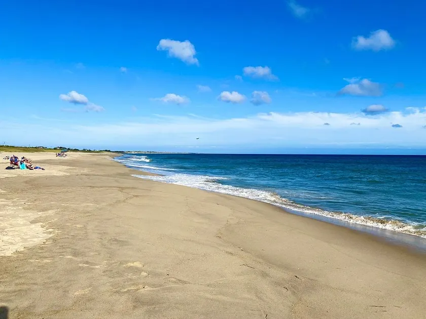 Surfside Coastal Retreat - Image 1