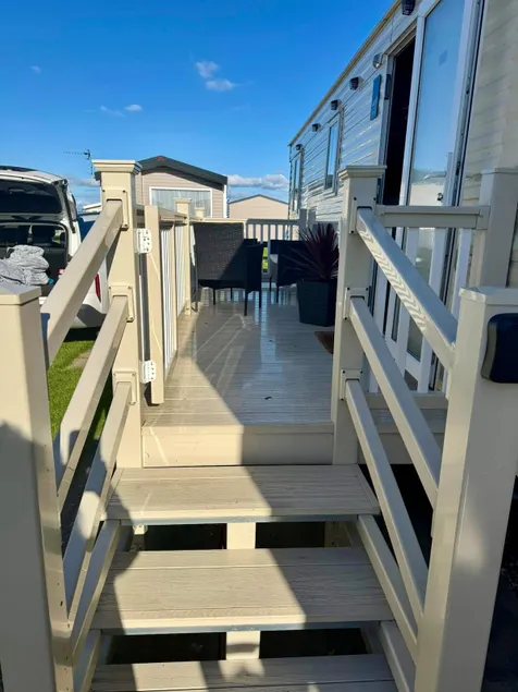 Kingfisher Caravan Platinum and Silver - Image 1