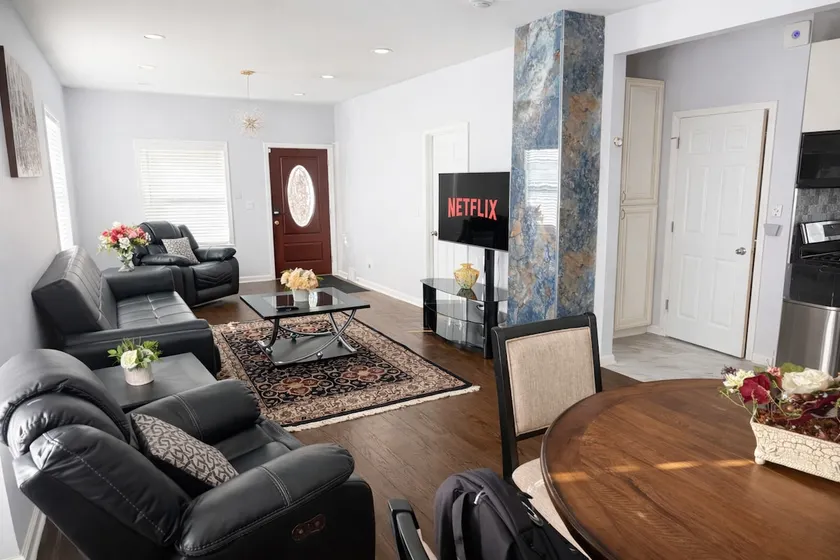 Updated Zion Home | 20 Min to Navy Base - Image 1