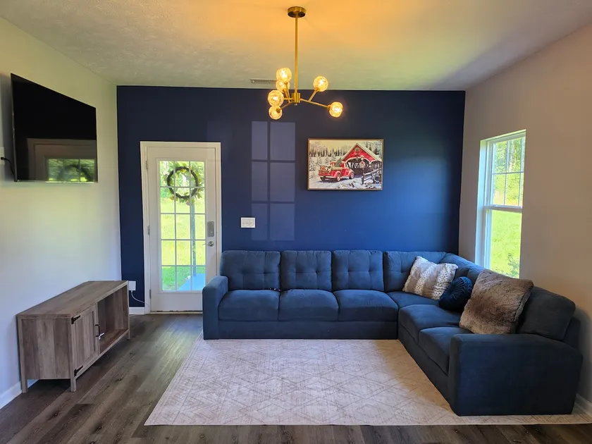 Eagle's Nest with Huge Outdoor Space and Game Room - Image 1