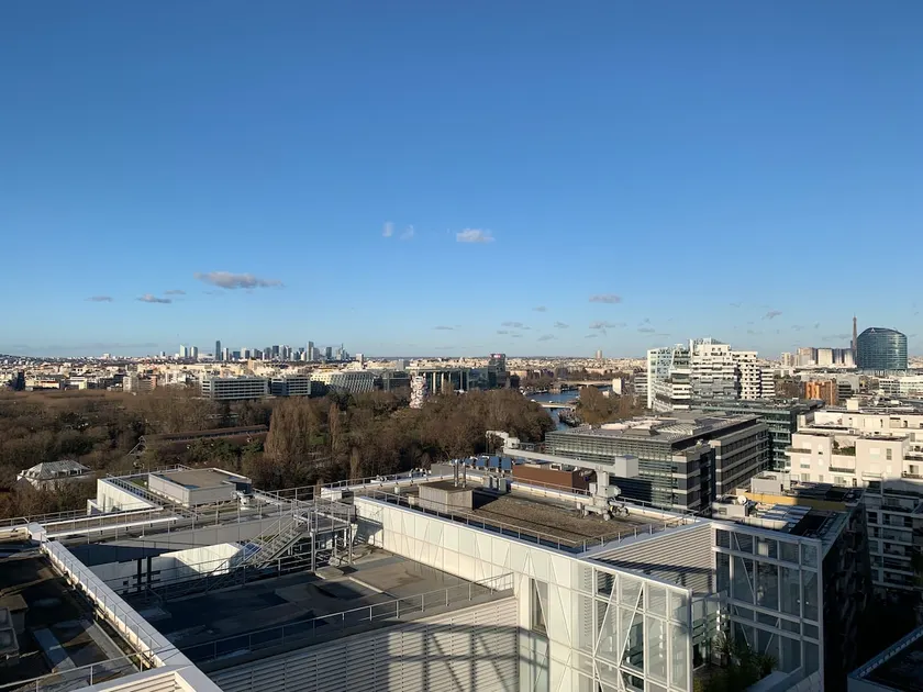 Charming studio – Eiffel Tower view - Image 1