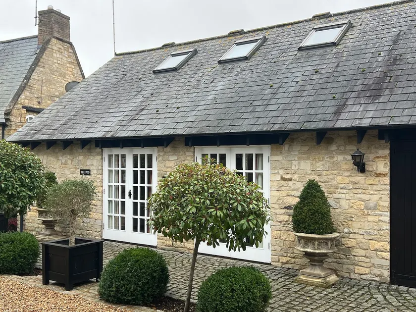 Charming self-contained annexe - Image 1