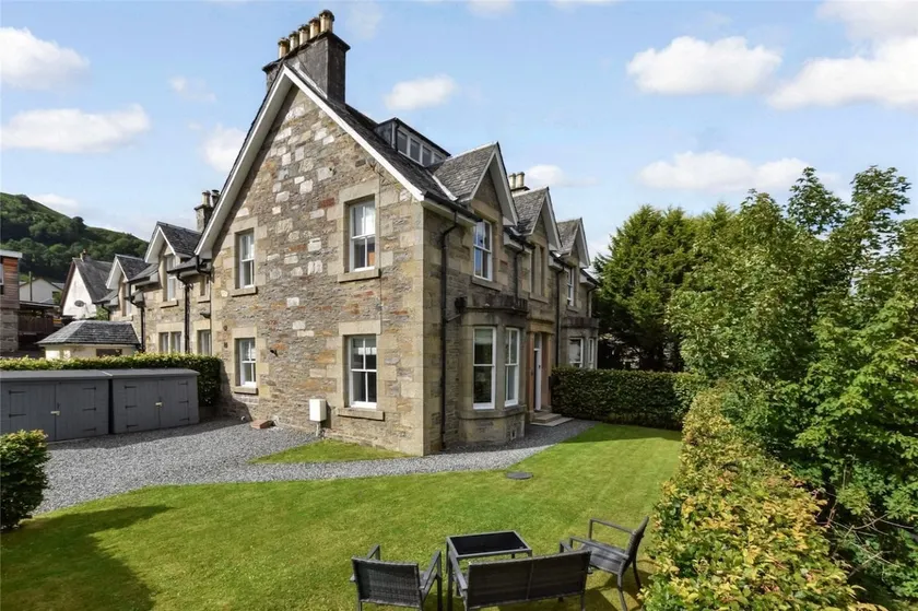 Balmore - 3 Bedroom Townhouse, heart of Killin - Image 1