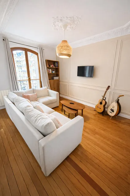 Cosy 52 sqm flat – Metro at 1 min - Image 1